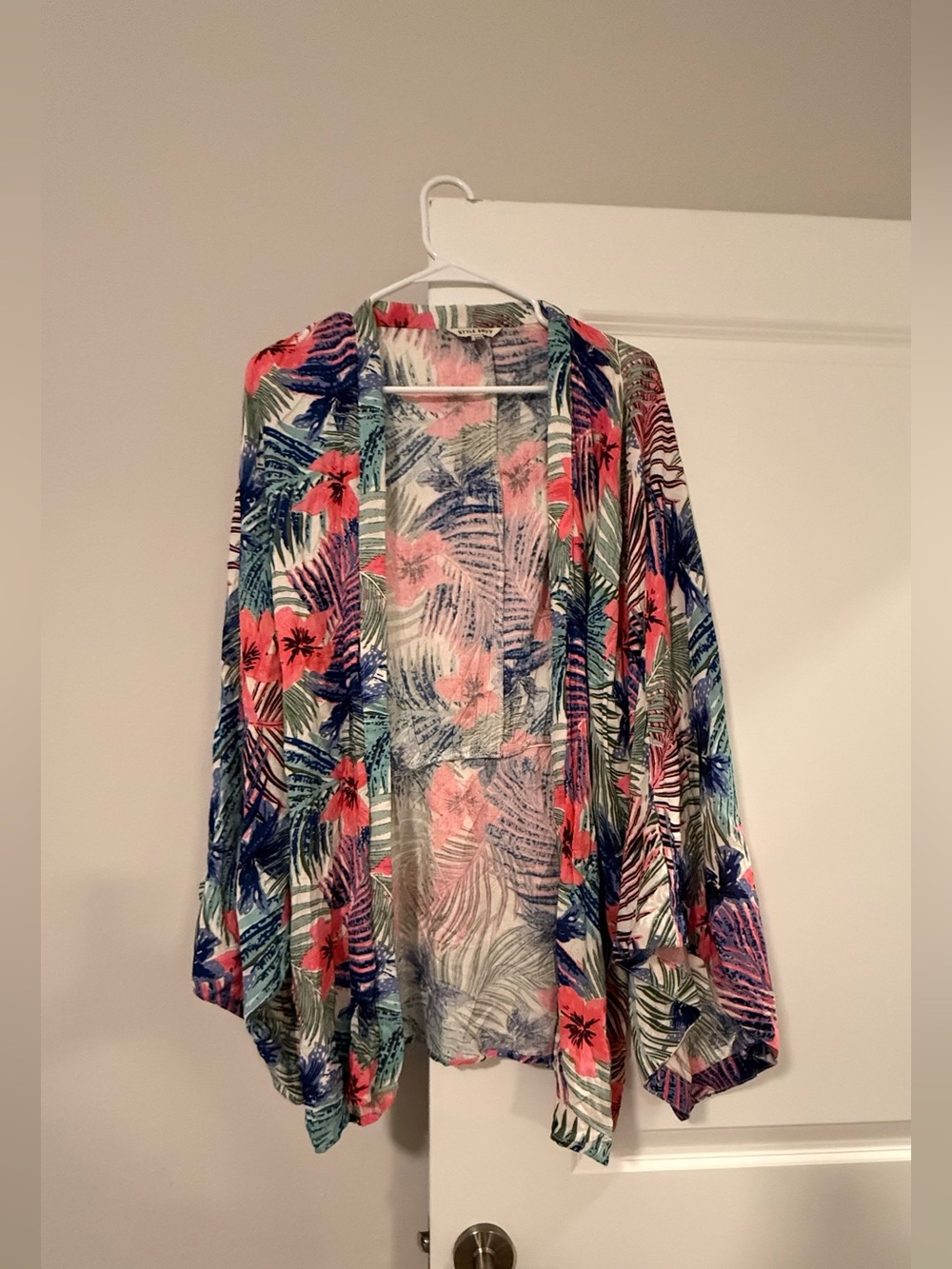 Style Envy Coral, Navy & Olive Tropical Print Kimono